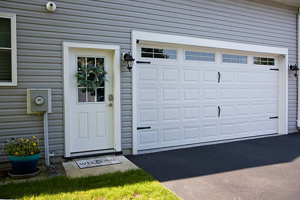 24/7 Emergency Garage Door Panel Replacement experts in Waterville, WA